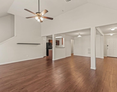 15434 Bammel Oaks Court - Photo Thumbnail 1