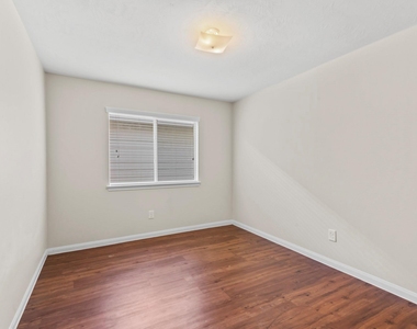 15434 Bammel Oaks Court - Photo Thumbnail 7