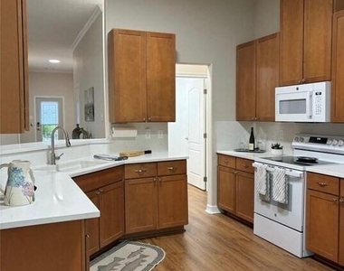 3818 Treasure Island Drive - Photo Thumbnail 5