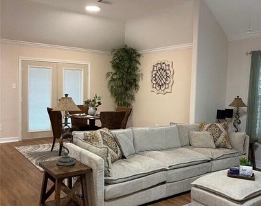 3818 Treasure Island Drive - Photo Thumbnail 4