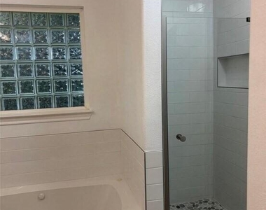 3818 Treasure Island Drive - Photo Thumbnail 11