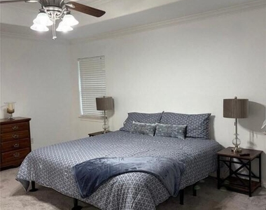 3818 Treasure Island Drive - Photo Thumbnail 10