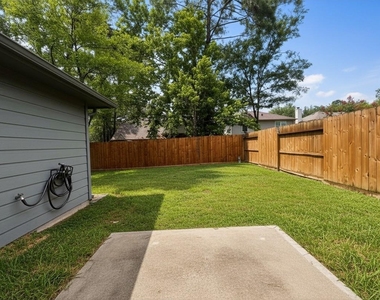 25314 Laurel Green Street - Photo Thumbnail 23