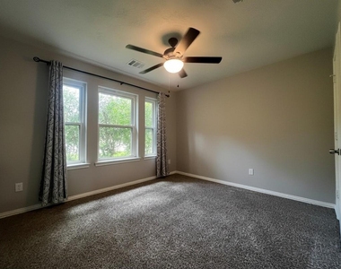 25314 Laurel Green Street - Photo Thumbnail 20
