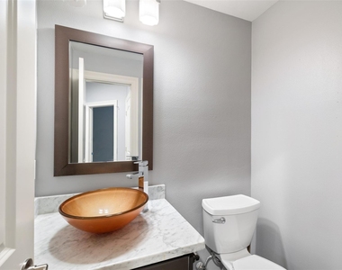 3501 Chenevert Street - Photo Thumbnail 11