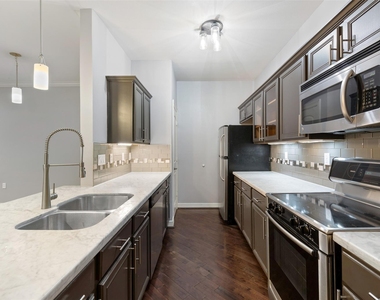 3501 Chenevert Street - Photo Thumbnail 3