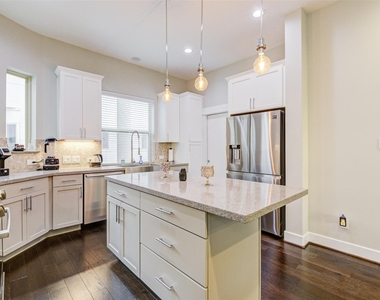 710 Clark Street - Photo Thumbnail 21