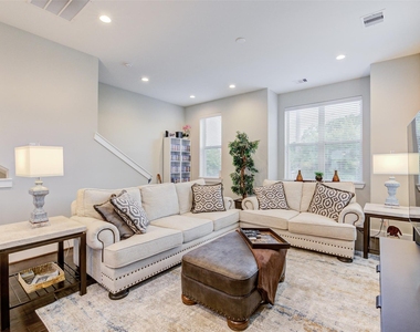 710 Clark Street - Photo Thumbnail 16