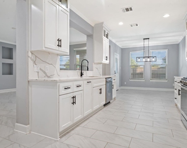 2730 J R Drive - Photo Thumbnail 9