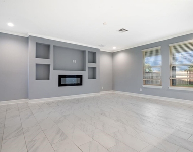2730 J R Drive - Photo Thumbnail 13