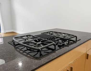 4202 Spencer Street - Photo Thumbnail 9