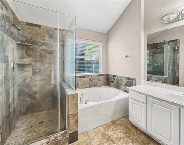 5 Paddock Pines Place - Photo Thumbnail 10