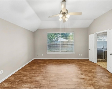 5 Paddock Pines Place - Photo Thumbnail 8