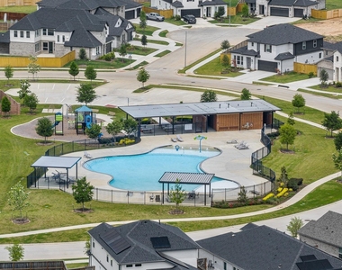 1319 N Yellow Rose Court - Photo Thumbnail 33