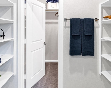1319 N Yellow Rose Court - Photo Thumbnail 20
