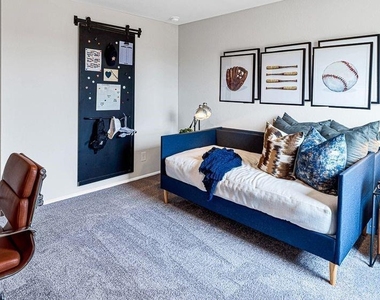 1319 N Yellow Rose Court - Photo Thumbnail 25