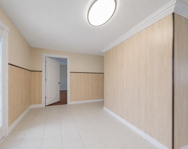 7618 Del Glen Lane - Photo Thumbnail 2