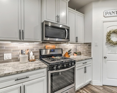 9239 Brunel Lane - Photo Thumbnail 12