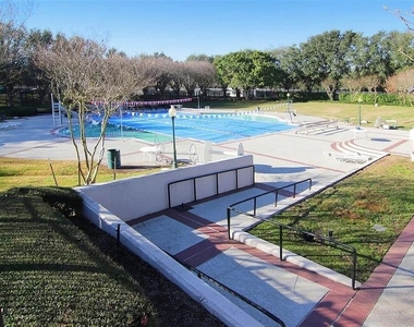 635 Presley Way - Photo Thumbnail 25