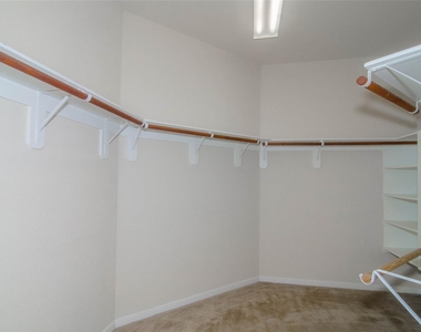 18314 Fairwood Meadow Court - Photo Thumbnail 15