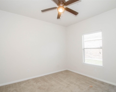 18314 Fairwood Meadow Court - Photo Thumbnail 8