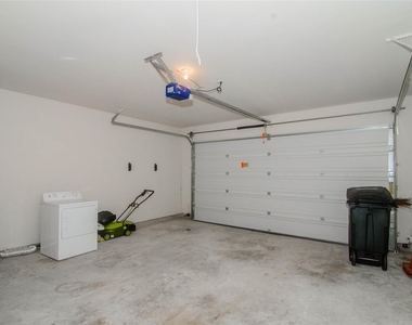 18314 Fairwood Meadow Court - Photo Thumbnail 17