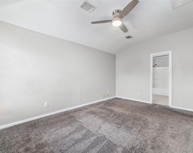 10810 Meadow Walk Lane - Photo Thumbnail 16