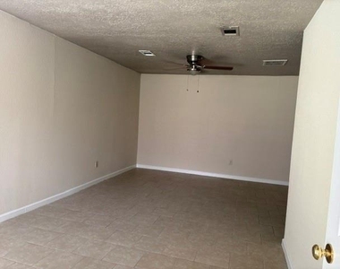 16030 Blackhawk Boulevard - Photo Thumbnail 10