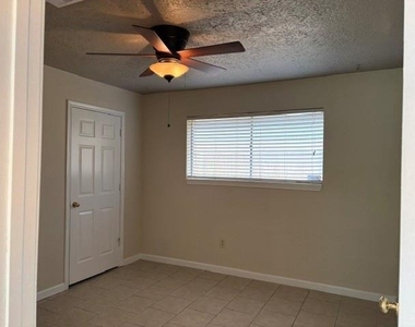 16030 Blackhawk Boulevard - Photo Thumbnail 16