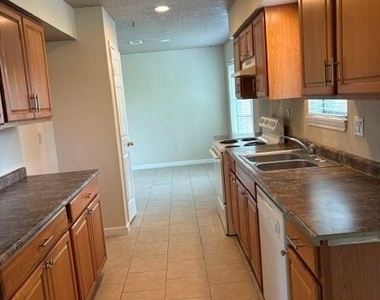 16030 Blackhawk Boulevard - Photo Thumbnail 3