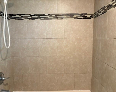 16030 Blackhawk Boulevard - Photo Thumbnail 7