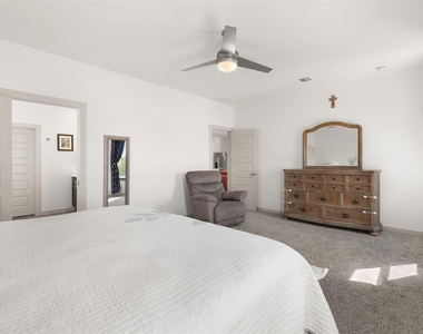 2421 Mar Vista Lane - Photo Thumbnail 16