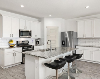 2421 Mar Vista Lane - Photo Thumbnail 43