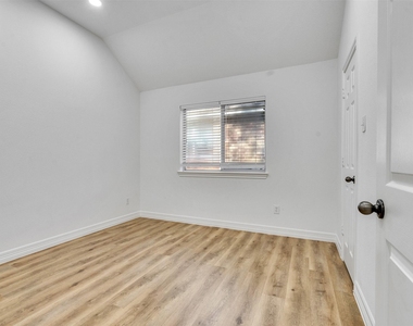 206 Doncaster Street - Photo Thumbnail 24
