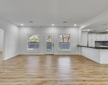206 Doncaster Street - Photo Thumbnail 8