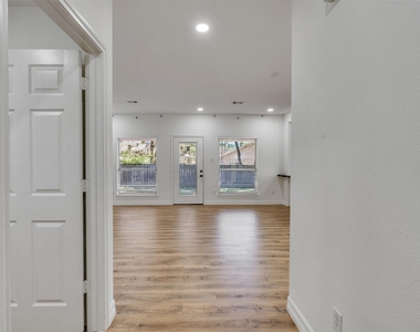 206 Doncaster Street - Photo Thumbnail 6