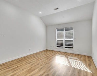 206 Doncaster Street - Photo Thumbnail 27