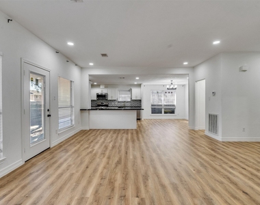 206 Doncaster Street - Photo Thumbnail 12