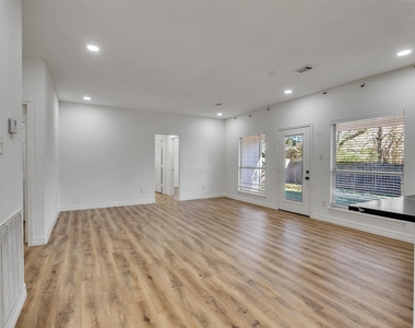 206 Doncaster Street - Photo Thumbnail 9