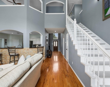 16315 Scotch Hollow Lane - Photo Thumbnail 3