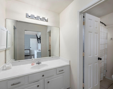 16315 Scotch Hollow Lane - Photo Thumbnail 32