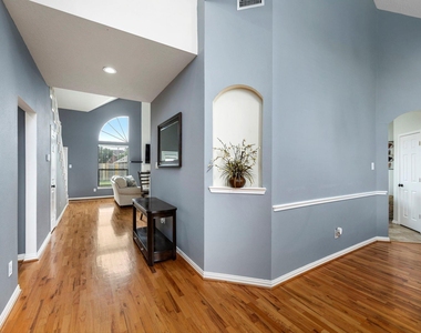 16315 Scotch Hollow Lane - Photo Thumbnail 1