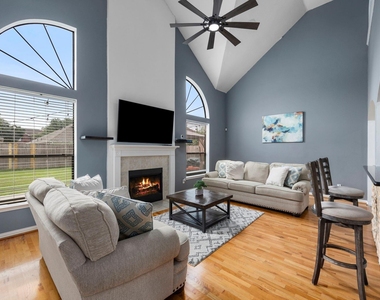 16315 Scotch Hollow Lane - Photo Thumbnail 7