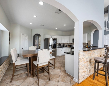 16315 Scotch Hollow Lane - Photo Thumbnail 12