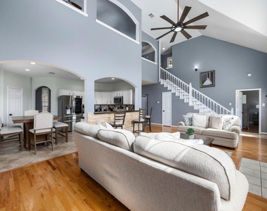 16315 Scotch Hollow Lane - Photo Thumbnail 9