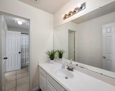16315 Scotch Hollow Lane - Photo Thumbnail 33