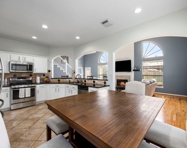 16315 Scotch Hollow Lane - Photo Thumbnail 17