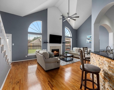 16315 Scotch Hollow Lane - Photo Thumbnail 6