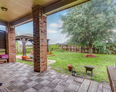 9419 Sparrow Creek Court - Photo Thumbnail 13