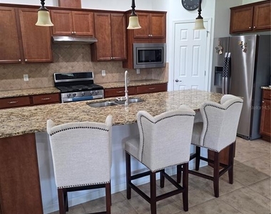 576 Cantabria Drive - Photo Thumbnail 5